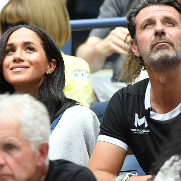 Meghan Markle, duchesse de Sussex, au côté de Anna Wintour, Venus Williams, Patrick Mouratoglou et Alexis Ohanian (le mari de S. Williams) dans les tribunes de la finale femme du tournoi de l'US Open 2019 opposant Serena Williams à Bianca Andreescu (3-6 / 5-7) au Billie Jean King National Tennis Center à New York, le 7 septembre 2019.