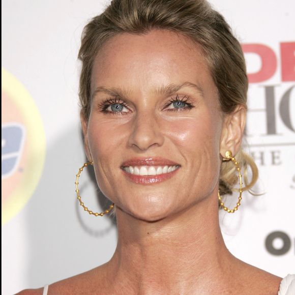 Nicollette Sheridan - Soirée pour le lancement de la deuxième saison de "Desperate Housewives" en DVD. Los Angeles, le 5 août 2006.