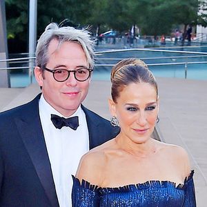 Sarah Jessica Parker et son mari Matthew Broderick arrivent à une soirée de gala à New York le 28 septembre 2017