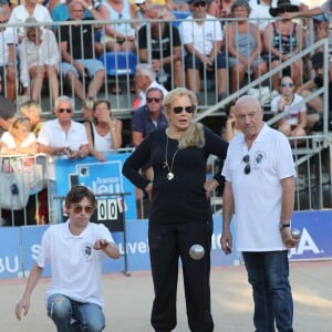 Semi-exclusif - Jean Thomas Mallory, Michel Mallory, Sylvie Vartan - Challenge Henri Salvador 2019, Un tournoi VIP de Pétanque "Souvenir Henri-Salvador" organisé chaque année à l'Ile-Rousse par le Sport Pétanque Ile-Rousse, en Corse, France, le 13 Septembre 2019. S.Vartan est la marraine d'honneur de cette édition 2019; J.Dutronc est venu pour faire le show, avant le coup d'envoi en faisant sauter le bouchon d'une bouteille et d'aller à la rencontre du public. A noter aussi que les "Amies de Julie" étaient là pour poursuivre leur combat pour J.Douib assassinée au mois de Mars dernier à l'Ile-Rousse par son ex-mari et pour toutes les violences faites aux femmes. © Olivier Sanchez/Crystal/Bestimage