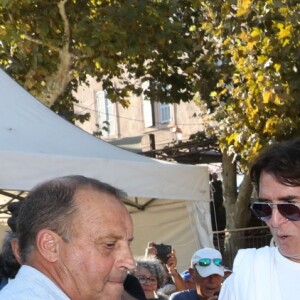 Tony Scotti, Sylvie Vartan, Jacques Dutronc, Michel Mallory - Challenge Henri Salvador 2019, Un tournoi VIP de Pétanque "Souvenir Henri-Salvador" organisé chaque année à l'Ile-Rousse par le Sport Pétanque Ile-Rousse, en Corse, France, le 13 Septembre 2019. S.Vartan est la marraine d'honneur de cette édition 2019; J.Dutronc est venu pour faire le show, avant le coup d'envoi en faisant sauter le bouchon d'une bouteille et d'aller à la rencontre du public. A noter aussi que les "Amies de Julie" étaient là pour poursuivre leur combat pour J.Douib assassinée au mois de Mars dernier à l'Ile-Rousse par son ex-mari et pour toutes les violences faites aux femmes. © Olivier Sanchez/Crystal/Bestimage