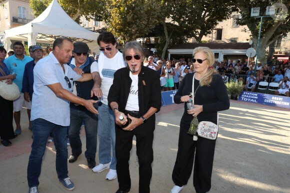 Tony Scotti, Sylvie Vartan, Jacques Dutronc, Michel Mallory - Challenge Henri Salvador 2019, Un tournoi VIP de Pétanque "Souvenir Henri-Salvador" organisé chaque année à l'Ile-Rousse par le Sport Pétanque Ile-Rousse, en Corse, France, le 13 Septembre 2019. S.Vartan est la marraine d'honneur de cette édition 2019; J.Dutronc est venu pour faire le show, avant le coup d'envoi en faisant sauter le bouchon d'une bouteille et d'aller à la rencontre du public. A noter aussi que les "Amies de Julie" étaient là pour poursuivre leur combat pour J.Douib assassinée au mois de Mars dernier à l'Ile-Rousse par son ex-mari et pour toutes les violences faites aux femmes. © Olivier Sanchez/Crystal/Bestimage