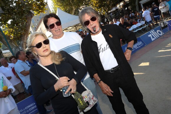 Tony Scotti, Sylvie Vartan, Jacques Dutronc, Michel Mallory - Challenge Henri Salvador 2019, Un tournoi VIP de Pétanque "Souvenir Henri-Salvador" organisé chaque année à l'Ile-Rousse par le Sport Pétanque Ile-Rousse, en Corse, France, le 13 Septembre 2019. S.Vartan est la marraine d'honneur de cette édition 2019; J.Dutronc est venu pour faire le show, avant le coup d'envoi en faisant sauter le bouchon d'une bouteille et d'aller à la rencontre du public. A noter aussi que les "Amies de Julie" étaient là pour poursuivre leur combat pour J.Douib assassinée au mois de Mars dernier à l'Ile-Rousse par son ex-mari et pour toutes les violences faites aux femmes. © Olivier Sanchez/Crystal/Bestimage