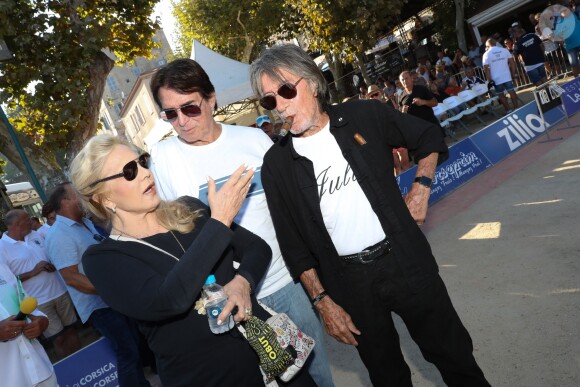 Tony Scotti, Sylvie Vartan, Jacques Dutronc, Michel Mallory - Challenge Henri Salvador 2019, Un tournoi VIP de Pétanque "Souvenir Henri-Salvador" organisé chaque année à l'Ile-Rousse par le Sport Pétanque Ile-Rousse, en Corse, France, le 13 Septembre 2019. S.Vartan est la marraine d'honneur de cette édition 2019; J.Dutronc est venu pour faire le show, avant le coup d'envoi en faisant sauter le bouchon d'une bouteille et d'aller à la rencontre du public. A noter aussi que les "Amies de Julie" étaient là pour poursuivre leur combat pour J.Douib assassinée au mois de Mars dernier à l'Ile-Rousse par son ex-mari et pour toutes les violences faites aux femmes. © Olivier Sanchez/Crystal/Bestimage