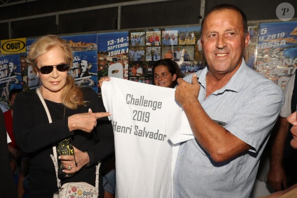 Sylvie Vartan - Challenge Henri Salvador 2019, Un tournoi VIP de Pétanque "Souvenir Henri-Salvador" organisé chaque année à l'Ile-Rousse par le Sport Pétanque Ile-Rousse, en Corse, France, le 13 Septembre 2019. S.Vartan est la marraine d'honneur de cette édition 2019; J.Dutronc est venu pour faire le show, avant le coup d'envoi en faisant sauter le bouchon d'une bouteille et d'aller à la rencontre du public. A noter aussi que les "Amies de Julie" étaient là pour poursuivre leur combat pour J.Douib assassinée au mois de Mars dernier à l'Ile-Rousse par son ex-mari et pour toutes les violences faites aux femmes. © Olivier Sanchez/Crystal/Bestimage