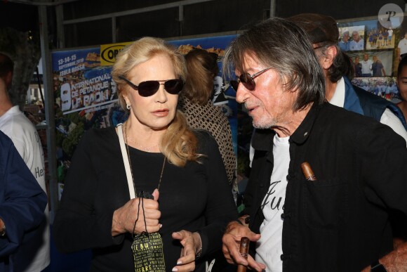 Sylvie Vartan, Jacques Dutronc - Challenge Henri Salvador 2019, Un tournoi VIP de Pétanque "Souvenir Henri-Salvador" organisé chaque année à l'Ile-Rousse par le Sport Pétanque Ile-Rousse, en Corse, France, le 13 Septembre 2019. S.Vartan est la marraine d'honneur de cette édition 2019; J.Dutronc est venu pour faire le show, avant le coup d'envoi en faisant sauter le bouchon d'une bouteille et d'aller à la rencontre du public. A noter aussi que les "Amies de Julie" étaient là pour poursuivre leur combat pour J.Douib assassinée au mois de Mars dernier à l'Ile-Rousse par son ex-mari et pour toutes les violences faites aux femmes. © Olivier Sanchez/Crystal/Bestimage