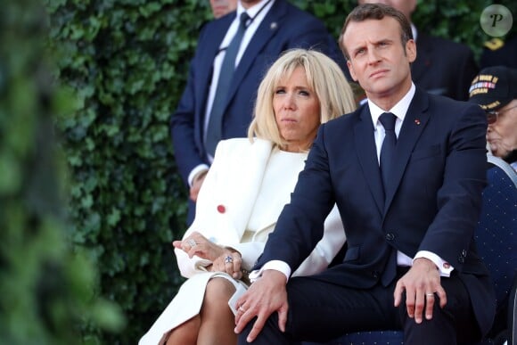 Le président Emmanuel Macron et sa femme Brigitte lors de la cérémonie franco - américaine au cimetière américain de Colleville sur Mer le 6 juin 2019 dans le cadre du 75e anniversaire du débarquement. © Stéphane Lemouton / Bestimage