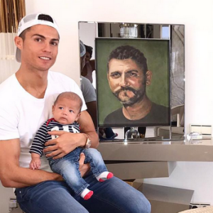 Photo de Cristiano Ronaldo et ses trois enfants, Cristiano Jr, Eva et Mateo. Septembre 2017.