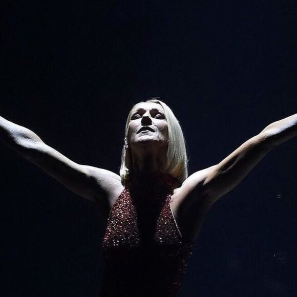 Céline Dion sur la scène du Vidéotron de Québec, le 18 septembre 2019, pour le Courage World Tour. Photos révélées par des fans sur Instagram.
