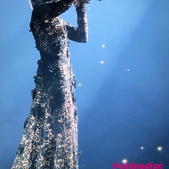 Sur Instagram, Pepe Munoz a dévoilé les marques des tenues de scène de Céline Dion lors du Courage World Tour. 18 septembre 2019.