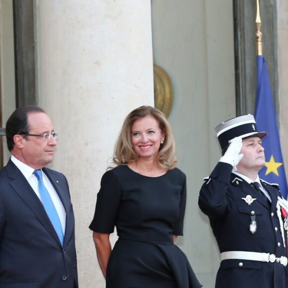 François Hollande président de la république avec Valérie Trierweiler - Dîner en l'honneur de Mr Joachim Gauck au palais de l'Elysee à Paris le 3 septembre 2013.