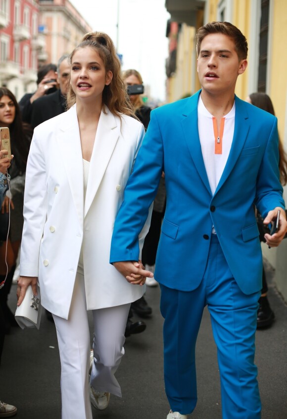 Barbara Palvin et son compagnon Dylan Sprouse - People à la sortie du défilé Hugo Boss Collection Prêt-à-Porter Printemps/Eté 2020 lors de la Fashion Week de Milan, le 22 septembre 2019. Milan