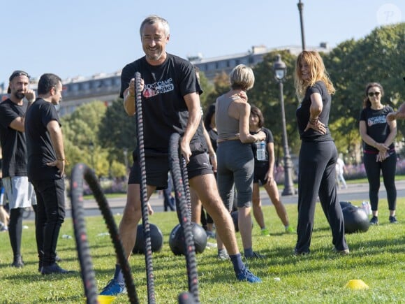 Sébastien Thoen - 2ème édition du "Bootcamp des Ambassadeurs" aux Invalides à Paris, le 21 septembre 2019. L'Agence de Communication Sandra and co spécialisée dans les relations publiques, presse et évènementiel est en collaboration avec Laetitia Fourcade pour la seconde édition du "Bootcamp des Ambassadeurs" . L'événement "Bootcamp des Ambassadeurs" s'est également affilié à une association appelée "Arts et Mouvement". Marrainée par Laetitia Fourcade. Laetitia a donc souhaité organiser cet évènement Bootcamp autour d'un moment convivial et sportif afin de vous associer à la cause : des femmes victimes de violences. Tous les bénéfices permettront à l'association de pérenniser et de développer des projets à destination des femmes et enfants victimes de violences. Cet événement consiste à rassembler plusieurs participants de tous âges afin de les entrainer à une préparation physique. © Pierre Perusseau/Bestimage
