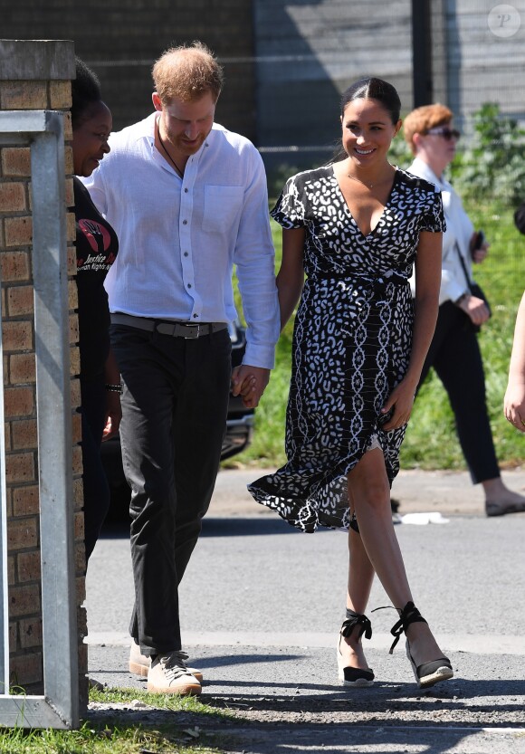 Le prince Harry et Meghan Markle visitent le township de Nyanga, Afrique du Sud le 23 septembre 2019.