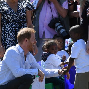 Le prince Harry et Meghan Markle visitent le township de Nyanga, Afrique du Sud le 23 septembre 2019.