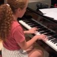 Cathy Guetta a publié une vidéo de sa fille Angie jouant du piano sur Instagram le 12 juin 2019.