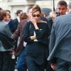 Bella Hadid quitte l'église Saint-Sulpice à l'issue des obsèques du photographe allemand Peter Lindbergh. Paris, le 24 septembre 2019.