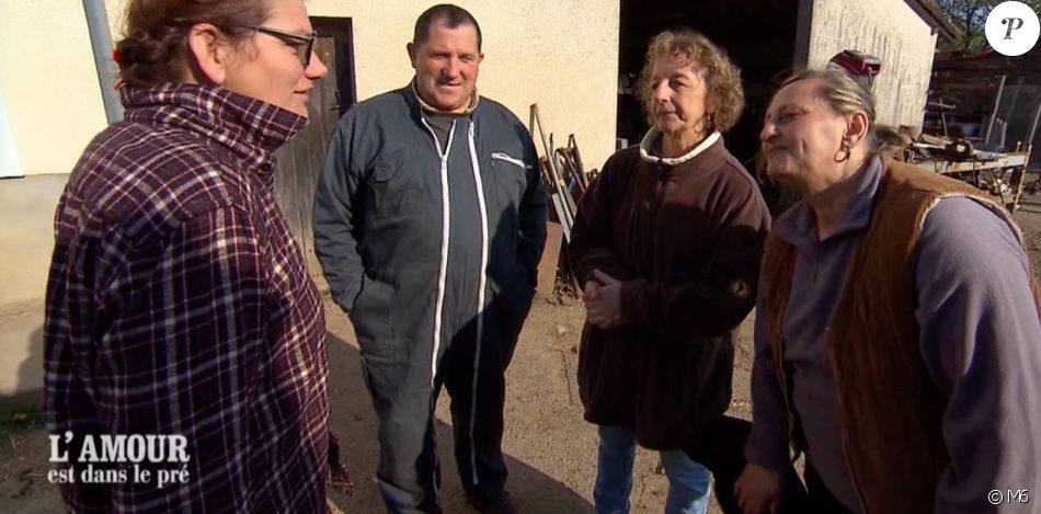 Télescopique Rose L'amour Est Dans Le Pré