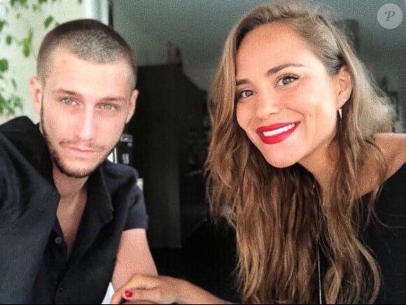 Jean-Baptiste Maunier pose avec sa compagne - Instagram.