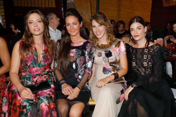 Dounia Coesens, Emmanuelle Boidron, Léa François enceinte et Eléonore Sarrazin au défilé Christophe Guillarmé Collection Prêt-à-Porter Printemps/Eté 2020 lors de la Fashion Week de Paris, France, le 25 septembre 2019. © Veeren-Clovis/Bestimage