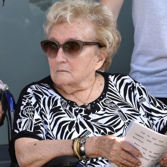 Inauguration de la rue Jacques et Bernadette Chirac, par la femme de l'ancien président de la République, Bernadette Chirac (en fauteuil roulant) et sa fille Claude, à Brive-la-Gaillarde. Le 8 juin 2018.