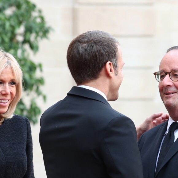 Brigitte Macron, le président Emmanuel Macron, François Hollande - Le président de la République française reçoit les chefs d'Etat et de Gouvernement étrangers ayant fait le déplacement en France pour rendre hommage au Président Jacques Chirac au Palais de l'Elysée Paris, France, le 30 septembre 2019. © Cyril Moreau/Bestimage