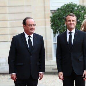 Le président de la République française Emmanuel Macron, sa femme la Première Dame Brigitte Macron et l'ancien Président de la République française François Hollande - Le président de la République française reçoit les chefs d'Etat et de Gouvernement étrangers ayant fait le déplacement en France pour rendre hommage au Président Jacques Chirac au Palais de l'Elysée Paris, France, le 30 septembre 2019. © Cyril Moreau/Bestimage