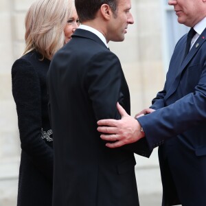 Le président de la République française Emmanuel Macron, sa femme la Première Dame Brigitte Macron et le prince Albert II de Monaco - Le président de la République française reçoit les chefs d'Etat et de Gouvernement étrangers ayant fait le déplacement en France pour rendre hommage au Président Jacques Chirac au Palais de l'Elysée Paris, France, le 30 septembre 2019. © Cyril Moreau/Bestimage