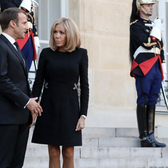 Le président Emmanuel Macron et la première dame, Brigitte Macron raccompagnent son Excellence Abdallah Hamdok, Premier ministre du Soudan et son épouse après un entretien au palais de l'Elysée, à Paris, le 30 septembre 2019. © Stéphane Lemouton / Bestimage