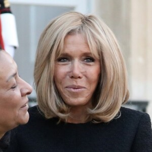 Le président Emmanuel Macron et la première dame, Brigitte Macron raccompagnent son Excellence Abdallah Hamdok, Premier ministre du Soudan et son épouse après un entretien au palais de l'Elysée, à Paris, le 30 septembre 2019. © Stéphane Lemouton / Bestimage