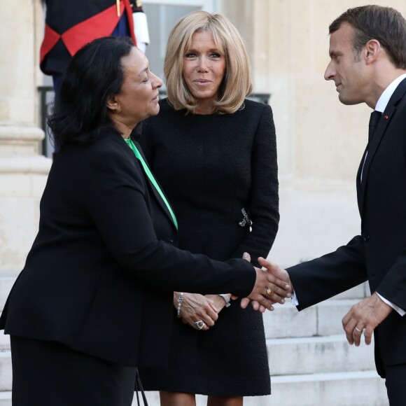 Le président Emmanuel Macron et la première dame, Brigitte Macron raccompagnent son Excellence Abdallah Hamdok, Premier ministre du Soudan et son épouse après un entretien au palais de l'Elysée, à Paris, le 30 septembre 2019. © Stéphane Lemouton / Bestimage