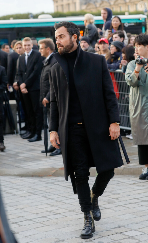Justin Theroux arrive à la Cour Carrée du Louvre pour assister au défilé de mode PAP femme printemps-été 2020 Louis Vuitton à Paris. Le 1er octobre 2019 © Veeren Ramsamy-Christophe Clovis / Bestimage