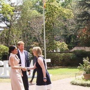 Meghan Markle, duchesse de Sussex, et le prince Harry, duc de Sussex, reçus par Graça Machel, veuve de N.Mandela, à Johannesburg. Le 2 octobre 2019