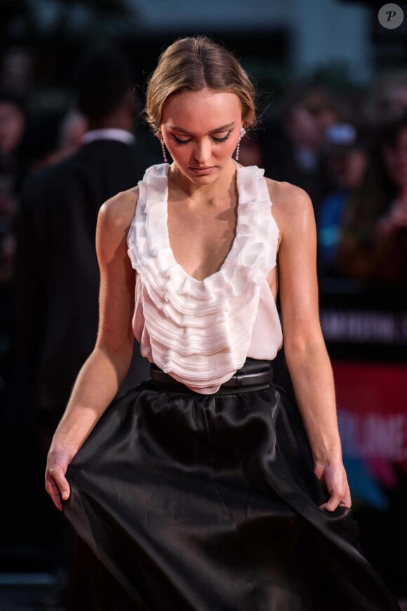 Lily-Rose Depp à l'avant-première du film "Le Roi" à Londres, le 3 octobre 2019.