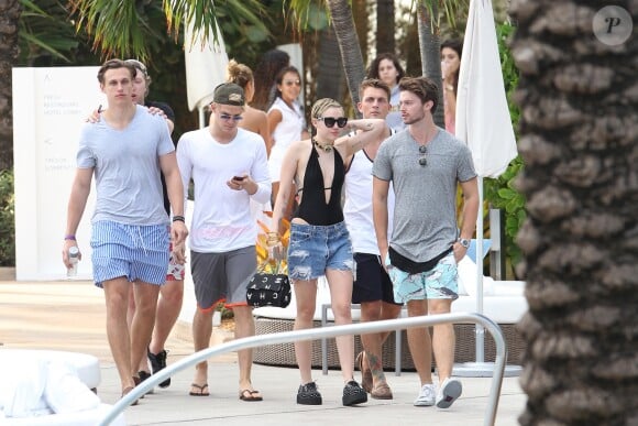 Miley Cyrus, Cody Simpson et Patrick Schwarzenegger à Miami en 2014.
