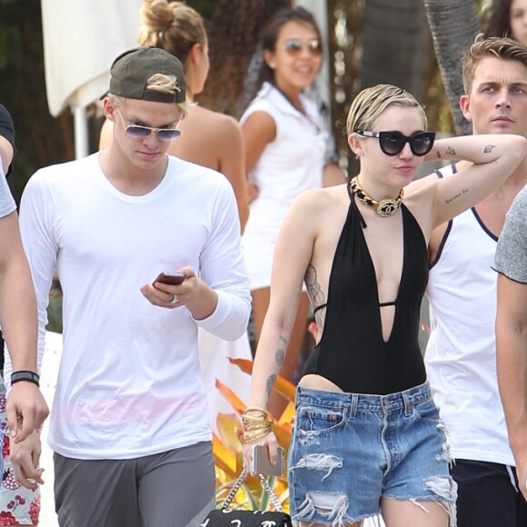 Miley Cyrus, Cody Simpson et Patrick Schwarzenegger à Miami en 2014.