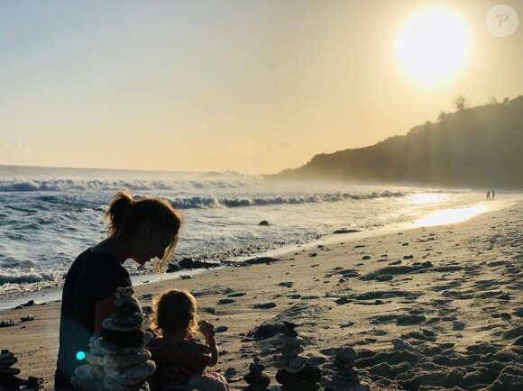 Laetitia Milot et sa fille Lyana à la plage, photo Instagram du 14 juillet 2019