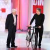 Exclusif - Raymond Poulidor et Michel Drucker avec un vélo électrique - Enregistrement de l'émission "Vivement Dimanche" présentée par M. Drucker à Paris le 8 avril 2019 et qui sera diffusée le 21 avril. © Guillaume Gaffiot/Bestimage