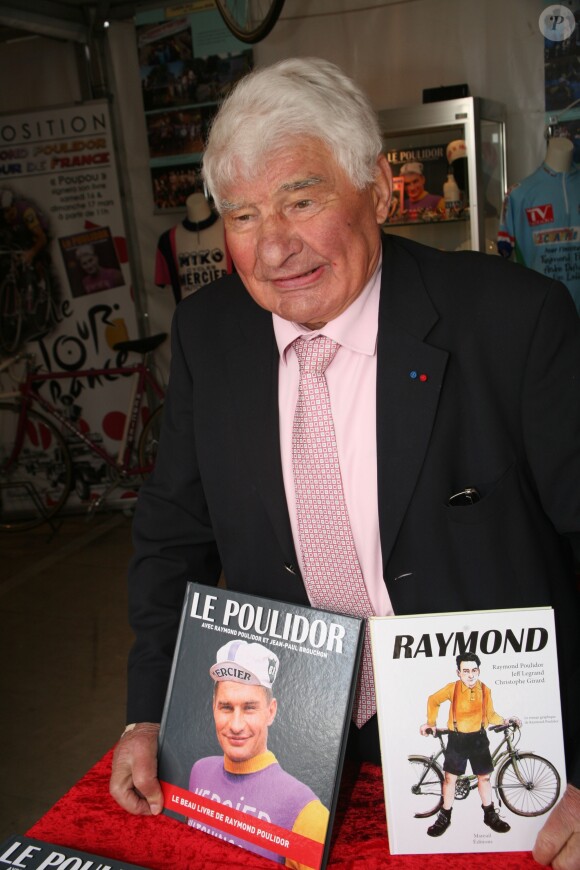 Exclusif - Raymond Poulidor - Personnalités à la Foire de Chatou. Le 16 mars 2019