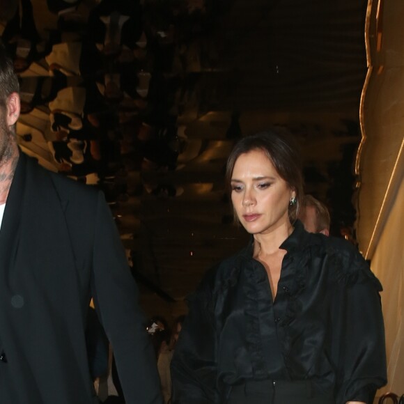 Victoria Beckham quitte la fête du 275ème anniversaire de Sotheby's à Londres, Royaume Uni, le 30 septembre 2019.