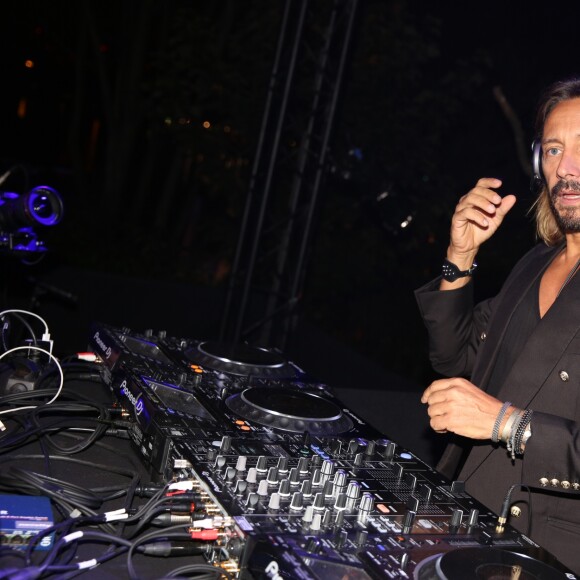 Le DJ Bob Sinclar lors de la soirée d'inauguration du restaurant du groupe d'H.Gaouaoui et du chef N.Tarayre "Splash" au port Van Gogh, en bord de Seine à Asnières, France, le 12 septembre 2019. © Rachid Bellak/Bestimage