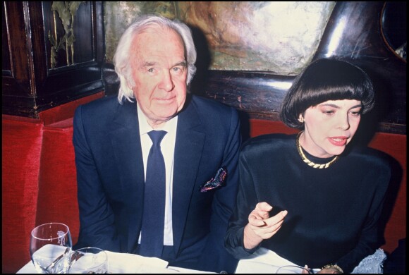 Johnny Stark et Mireille Mathieu lors d'une soirée à Paris le 11 octobre 1988.