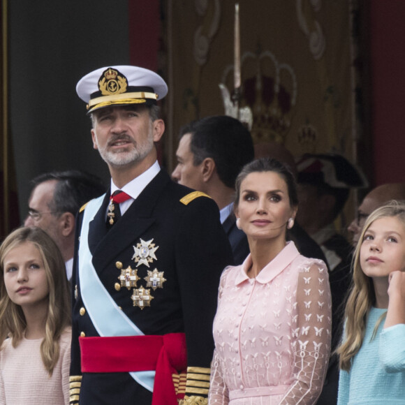 Le roi Felipe VI d'Espagne, la reine Letizia, la princesse Sofia et la princesse Leonor - La famille royale d'Espagne assiste à la parade militaire le jour de la fête nationale espagnole à Madrid le 12 octobre 2019