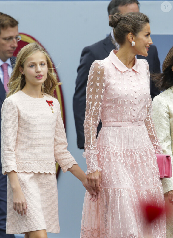 La reine Letizia et la princesse Leonor - La famille royale d'Espagne assiste à la parade militaire le jour de la fête nationale espagnole à Madrid le 12 octobre 2019