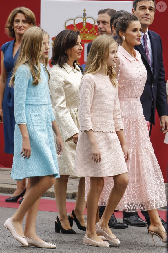 La reine Letizia d'Espagne , la princesse Sofia et la princesse Leonor - La famille royale d'Espagne assiste à la parade militaire puis à la réception au palais royal le jour de la fête nationale espagnole à Madrid le 12 octobre 2019