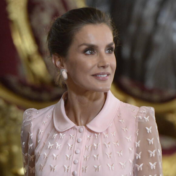 La reine Letizia d'Espagne - La famille royale d'Espagne assiste à la parade militaire puis à la réception au palais royal le jour de la fête nationale espagnole à Madrid le 12 octobre 2019
