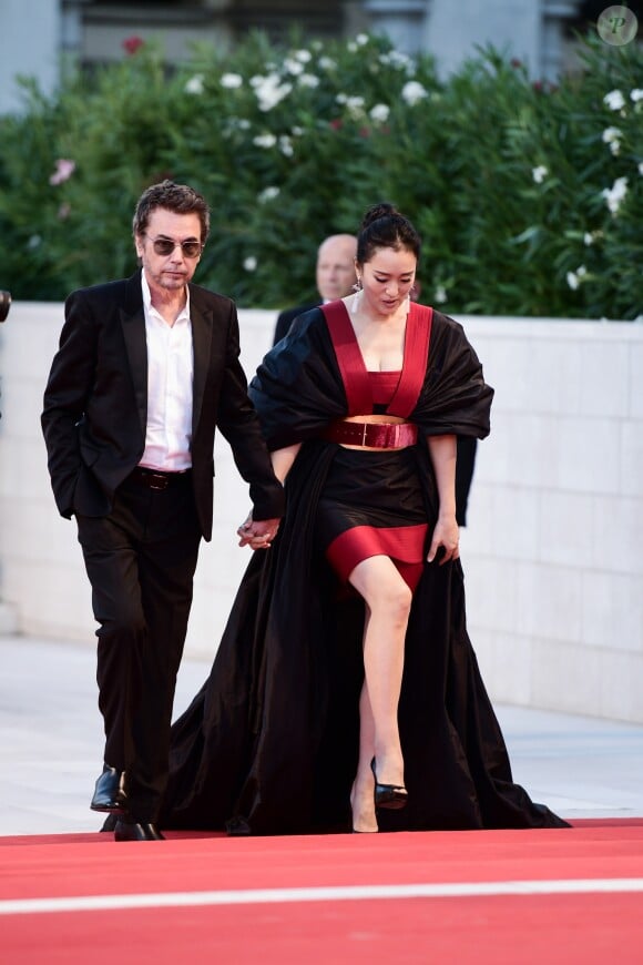 Gong Li et son compagnon Jean-Michel Jarre - Tapis rouge du film "Lan Xin Da Ju Yuan" (Saturday Fiction) lors du 76ème festival international du film de Venise, la Mostra, le 6septembre 2019.