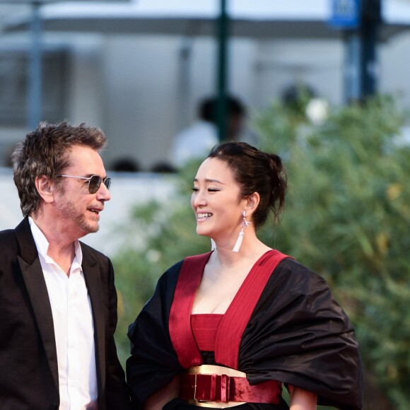 Gong Li et son compagnon Jean-Michel Jarre - Tapis rouge du film "Lan Xin Da Ju Yuan" (Saturday Fiction) lors du 76ème festival international du film de Venise, la Mostra, le 6septembre 2019.