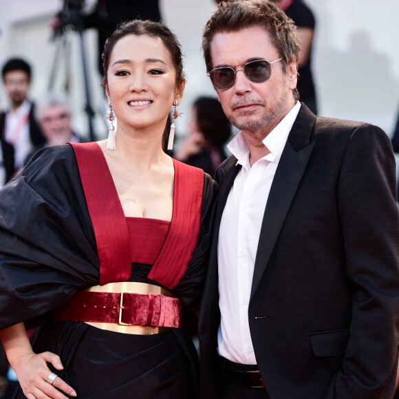 Gong Li et son compagnon Jean-Michel Jarre - Tapis rouge du film "Lan Xin Da Ju Yuan" (Saturday Fiction) lors du 76ème festival international du film de Venise, la Mostra, le 6septembre 2019.