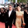 Jean-Michel Jarre et sa compagne Gong Li (robe Elie Saab)- Montée des marches du film "Douleur et Gloire" lors du 72ème Festival International du Film de Cannes. Le 17 mai 2019 © Jacovides-Moreau / Bestimage